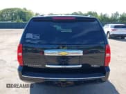 ✅ 2013 Chevrolet Suburban LT • VIN: 1GNSKJE77DR184909 • Lot: 43429967. Listed on IAAI with 293,811 mi. Free auction sales archive from the USA and detailed vehicle history report at DreamBid. Image 16.