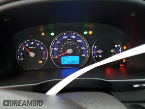 ✅ 2010 Hyundai Santa Fe GLS • VIN: 5NMSG3ABXAH394307 • Lot: 82799674. Listed on Copart with 153,392 mi. Free auction sales archive from the USA and detailed vehicle history report at DreamBid. Image 9.