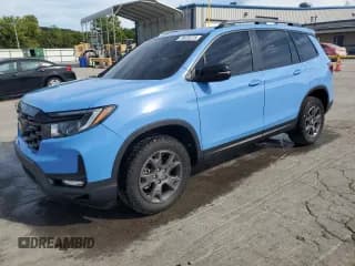 ✅ 2024 Honda Passport TrailSport • VIN: 5FNYF8H63RB007841 • Lot: 70478275. Wystawiony na Copart z przebiegiem 32 167 mil. Bezpłatny archiwum sprzedaży aukcyjnych z USA i szczegółowy raport historii pojazdu na DreamBid. Zdjęcie 1.