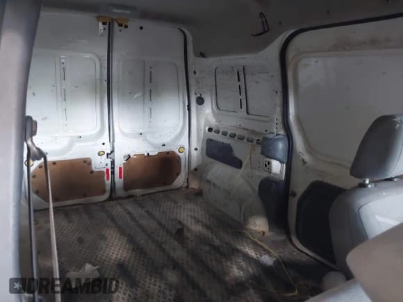 ✅ 2010 Ford Transit Connect XL • VIN: NM0LS7ANXAT005567 • Lot: 42559992. Wystawiony na IAAI z przebiegiem 203 955 mil. Bezpłatny archiwum sprzedaży aukcyjnych z USA i szczegółowy raport historii pojazdu na DreamBid. Zdjęcie 8.