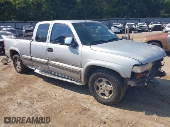 ✅ 2000 Chevrolet Silverado 1500 LS • VIN: 1GCEC19T2YZ291771 • Лот: 43213021. Опубликован ранее на IAAI с пробегом 212 385 миль. Бесплатный доступ к архиву аукционных продаж из США и подробный отчёт об истории автомобиля на DreamBid. Изображение 1.