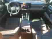 2023 Chevrolet Colorado 4WD ZR2 с VIN 1GCPTFEK2P1230663, выставлен на аукционе Copart как лот 42185015 с пробегом 5 927 миль миль и Списание • Salvage title. История ставок и продаж доступна на DreamBid. Изображение 8.