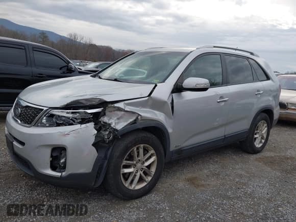 ✅ 2014 Kia Sorento LX • VIN: 5XYKTCA68EG538077 • Lot: 43697961. Wystawiony na IAAI z przebiegiem 144 776 mil. Bezpłatny archiwum sprzedaży aukcyjnych z USA i szczegółowy raport historii pojazdu na DreamBid. Zdjęcie 6.