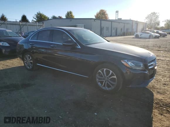 ✅ 2018 Mercedes-Benz C 300 • VIN: 55SWF4KB8JU243183 • Лот: 86616775. Опубликован ранее на Copart с пробегом 77 960 миль. Бесплатный доступ к архиву аукционных продаж из США и подробный отчёт об истории автомобиля на DreamBid. Изображение 4.