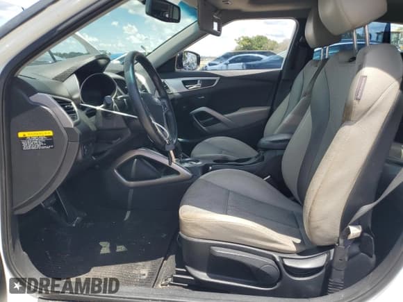 ✅ 2013 Hyundai Veloster w/Gray Int • VIN: KMHTC6AD5DU171622 • Lot: 59761464. Wystawiony na Copart z przebiegiem 85 424 mil. Bezpłatny archiwum sprzedaży aukcyjnych z USA i szczegółowy raport historii pojazdu na DreamBid. Zdjęcie 7.