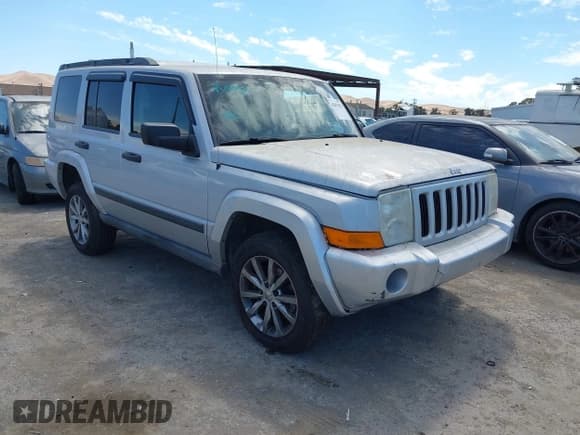 ✅ 2006 Jeep Commander • VIN: 1J8HG48K66C322816 • Lot: 42855851. Wystawiony na IAAI z przebiegiem 222 809 mil. Bezpłatny archiwum sprzedaży aukcyjnych z USA i szczegółowy raport historii pojazdu na DreamBid. Zdjęcie 1.