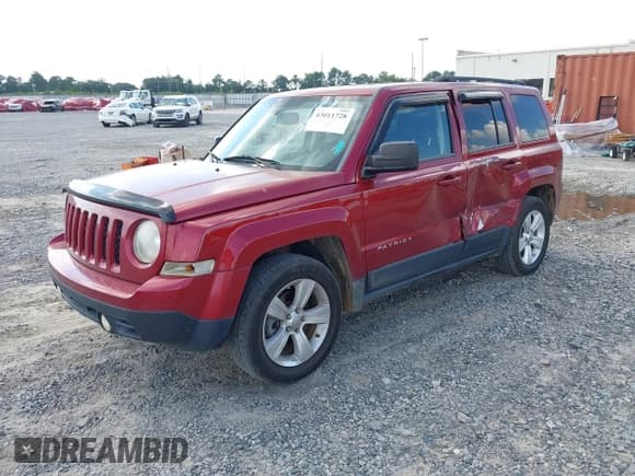 ✅ 2012 Jeep Patriot Latitude • VIN: 1C4NJPFB6CD673182 • Lot: 43011728. Wystawiony na IAAI z przebiegiem 128 172 mil. Bezpłatny archiwum sprzedaży aukcyjnych z USA i szczegółowy raport historii pojazdu na DreamBid. Zdjęcie 2.