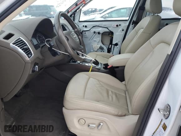 ✅ 2017 Audi Q5 • VIN: WA1V2AFP5HA046949 • Lot: 85906774. Wystawiony na Copart z przebiegiem 160 143 mil. Bezpłatny archiwum sprzedaży aukcyjnych z USA i szczegółowy raport historii pojazdu na DreamBid. Zdjęcie 7.