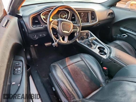 ✅ 2015 Dodge Challenger SXT Plus • VIN: 2C3CDZBG3FH914218 • Lot: 81667295. Listed on Copart with 139,620 mi. Free auction sales archive from the USA and detailed vehicle history report at DreamBid. Image 8.