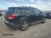 ✅ 2013 Kia Sorento EX • VIN: 5XYKUDA60DG326422 • Лот: 82297605. Опубликован ранее на Copart с пробегом 92 087 миль. Бесплатный доступ к архиву аукционных продаж из США и подробный отчёт об истории автомобиля на DreamBid. Изображение 3.