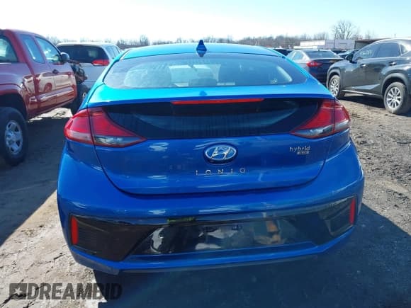 ✅ 2018 Hyundai Ioniq Blue • VIN: KMHC65LC3JU072993 • Lot: 41583151. Wystawiony na IAAI z przebiegiem 182 964 mil. Bezpłatny archiwum sprzedaży aukcyjnych z USA i szczegółowy raport historii pojazdu na DreamBid. Zdjęcie 17.