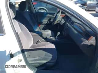 2010 Chevrolet Impala LS z VIN 2G1WA5EK4A1220853, wystawiony jako IAAI lot #43451283 z przebiegiem 271 914 mil mil oraz . Historia ofert i sprzedaży dostępna na DreamBid. Obrazek 5.