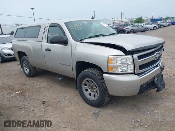 ✅ 2007 Chevrolet Silverado 1500 Work Truck • VIN: 1GCEC14C17E565233 • Лот: 42671178. Опубликован ранее на IAAI с пробегом 127 436 миль. Бесплатный доступ к архиву аукционных продаж из США и подробный отчёт об истории автомобиля на DreamBid. Изображение 1.