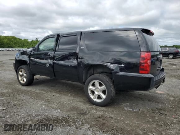 ✅ 2007 Chevrolet Suburban LTZ • VIN: 1GNFK16327J218982 • Lot: 57759715. Listed on Copart with 373,775 mi. Free auction sales archive from the USA and detailed vehicle history report at DreamBid. Image 2.
