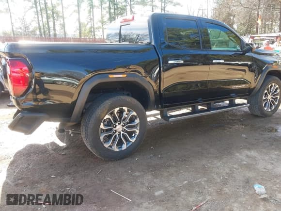 ✅ 2023 GMC Canyon 4WD Denali • VIN: 1GTP6FEK9P1146606 • Lot: 41330983. Wystawiony na IAAI z przebiegiem 18 907 mil. Bezpłatny archiwum sprzedaży aukcyjnych z USA i szczegółowy raport historii pojazdu na DreamBid. Zdjęcie 4.