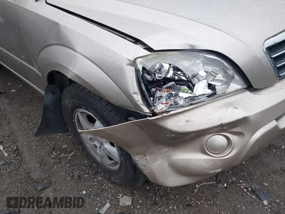 ✅ 2008 Kia Sorento LX • VIN: KNDJC735685861161 • Lot: 42706856. Listed on IAAI with 181,154 mi. Free auction sales archive from the USA and detailed vehicle history report at DreamBid. Image 6.