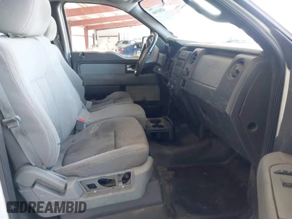 ✅ 2013 Ford F-150 XL • VIN: 1FTNF1CF2DKE46719 • Lot: 42865368. Wystawiony na IAAI z przebiegiem 358 593 mil. Bezpłatny archiwum sprzedaży aukcyjnych z USA i szczegółowy raport historii pojazdu na DreamBid. Zdjęcie 5.