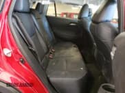 ✅ 2023 Toyota Corolla Cross XLE • VIN: 7MUDAABG2PV063905 • Lot: 89543355. Wystawiony na Copart z przebiegiem 9 244 mil. Bezpłatny archiwum sprzedaży aukcyjnych z USA i szczegółowy raport historii pojazdu na DreamBid. Zdjęcie 11.