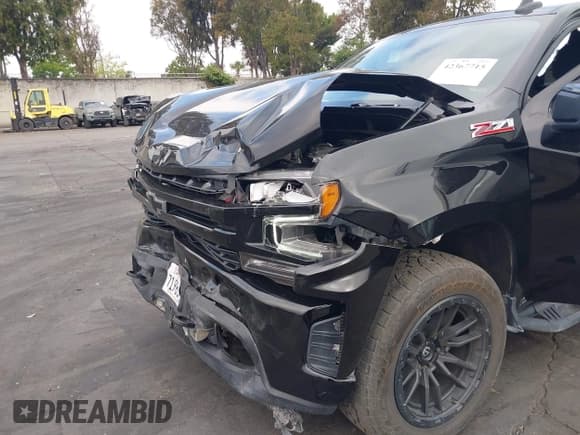 ✅ 2021 Chevrolet Silverado 1500 RST • VIN: 1GCUYEET8MZ311526 • Lot: 42367715. Wystawiony na IAAI z przebiegiem 65 638 mil. Bezpłatny archiwum sprzedaży aukcyjnych z USA i szczegółowy raport historii pojazdu na DreamBid. Zdjęcie 6.