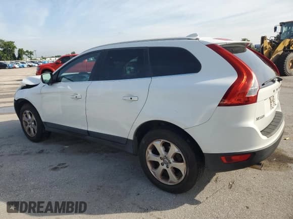 ✅ 2013 Volvo XC60 3.2L • VIN: YV4952DL4D2381190 • Лот: 70833755. Опубликован ранее на Copart с пробегом 216 700 миль. Бесплатный доступ к архиву аукционных продаж из США и подробный отчёт об истории автомобиля на DreamBid. Изображение 2.