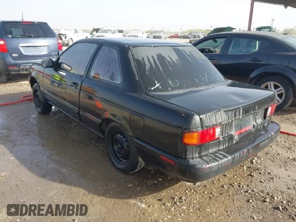 ✅ 1992 Nissan Sentra E • VIN: 1N4EB32AXNC814739 • Lot: 41763476. Wystawiony na IAAI z przebiegiem 136 990 mil. Bezpłatny archiwum sprzedaży aukcyjnych z USA i szczegółowy raport historii pojazdu na DreamBid. Zdjęcie 3.