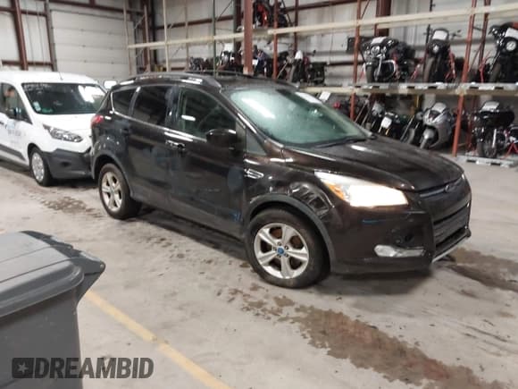 ✅ 2013 Ford Escape SE • VIN: 1FMCU9GX2DUC28097 • Lot: 42314503. Wystawiony na IAAI z przebiegiem 141 630 mil. Bezpłatny archiwum sprzedaży aukcyjnych z USA i szczegółowy raport historii pojazdu na DreamBid. Zdjęcie 1.