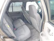 ✅ 2004 Chevrolet Blazer LS • VIN: 1GNDT13X74K151653 • Lot: 41503096. Wystawiony na IAAI z przebiegiem 219 609 mil. Bezpłatny archiwum sprzedaży aukcyjnych z USA i szczegółowy raport historii pojazdu na DreamBid. Zdjęcie 8.