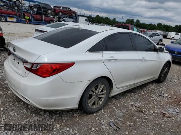 ✅ 2013 Hyundai Sonata GLS • VIN: 5NPEB4AC7DH677393 • Lot: 58407724. Listed on Copart with 140,468 mi. Free auction sales archive from the USA and detailed vehicle history report at DreamBid. Image 3.