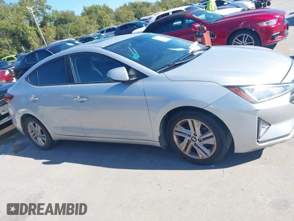 ✅ 2019 Hyundai Elantra Value Edition • VIN: 5NPD84LF8KH492235 • Лот: 43549501. Опубликован ранее на IAAI с пробегом 250 680 миль. Бесплатный доступ к архиву аукционных продаж из США и подробный отчёт об истории автомобиля на DreamBid. Изображение 13.