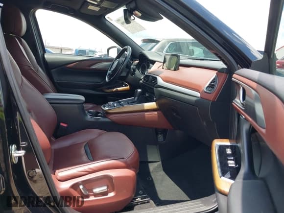 ✅ 2017 Mazda CX-9 Signature • VIN: JM3TCBEY4H0128808 • Лот: 42548096. Опубликован ранее на IAAI с пробегом 101 641 миль. Бесплатный доступ к архиву аукционных продаж из США и подробный отчёт об истории автомобиля на DreamBid. Изображение 5.