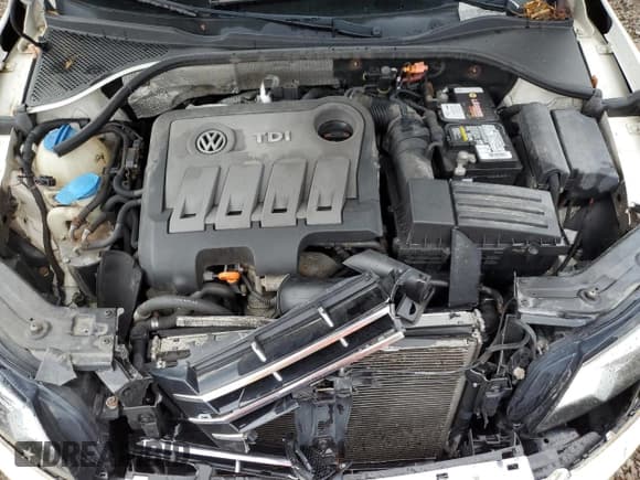 ✅ 2012 Volkswagen Passat SEL Premium • VIN: 1VWCN7A36CC109997 • Лот: 71170215. Опубликован ранее на Copart с пробегом 174 392 миль. Бесплатный доступ к архиву аукционных продаж из США и подробный отчёт об истории автомобиля на DreamBid. Изображение 11.