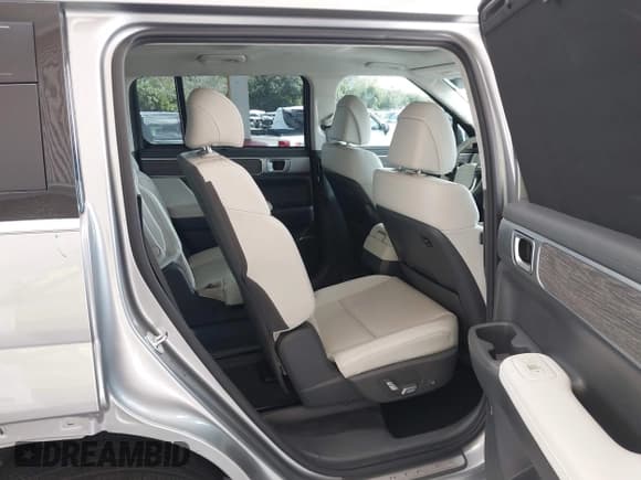 ✅ 2024 Hyundai Santa Fe Calligraphy • VIN: 5NMP54GL4RH045124 • Lot: 43387372. Listed on IAAI with 11,846 mi. Free auction sales archive from the USA and detailed vehicle history report at DreamBid. Image 8.