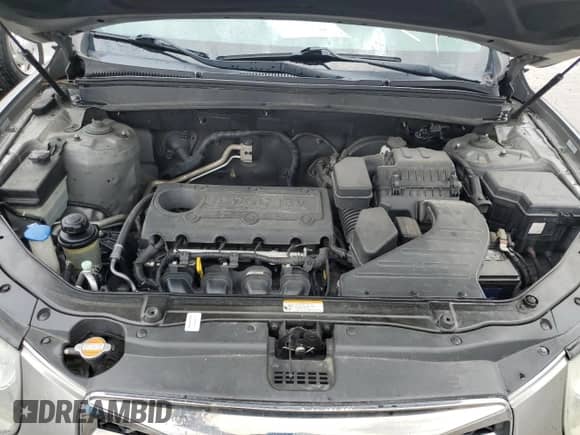 2012 Hyundai Santa Fe GLS с VIN 5XYZGDAB0CG157178, выставлен на аукционе Copart как лот 58784664 с пробегом 166 163 миль миль и Списание • Salvage title. История ставок и продаж доступна на DreamBid. Изображение 12.