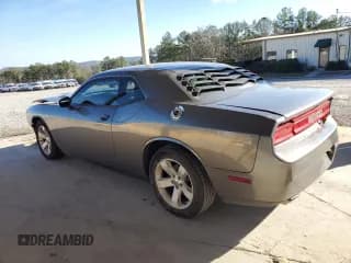 ✅ 2012 Dodge Challenger SXT Plus • VIN: 2C3CDYAG0CH135401 • Lot: 41336245. Wystawiony na Copart z przebiegiem Nie podano. Bezpłatny archiwum sprzedaży aukcyjnych z USA i szczegółowy raport historii pojazdu na DreamBid. Zdjęcie 2.