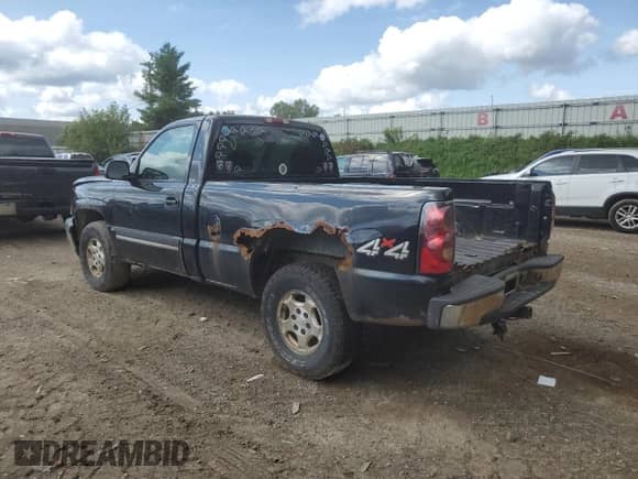 2004 Chevrolet Silverado 1500 Work Truck z VIN 1GCEK14V64Z133889, wystawiony jako Copart lot #67903994 z przebiegiem 118 023 mil mil oraz Czysty tytuł • Clean title. Historia ofert i sprzedaży dostępna na DreamBid. Obrazek 2.