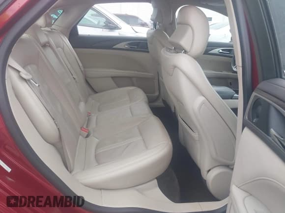 ✅ 2018 Lincoln MKZ Hybrid Reserve • VIN: 3LN6L5MU5JR623574 • Lot: 41946123. Wystawiony na IAAI z przebiegiem 72 893 mil. Bezpłatny archiwum sprzedaży aukcyjnych z USA i szczegółowy raport historii pojazdu na DreamBid. Zdjęcie 8.