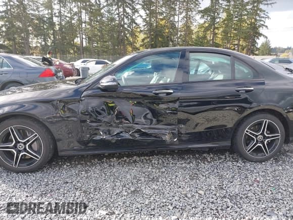 ✅ 2020 Mercedes-Benz C 300 • VIN: W1KWF8EB2LR597188 • Lot: 43565900. Wystawiony na IAAI z przebiegiem 47 210 mil. Bezpłatny archiwum sprzedaży aukcyjnych z USA i szczegółowy raport historii pojazdu na DreamBid. Zdjęcie 14.