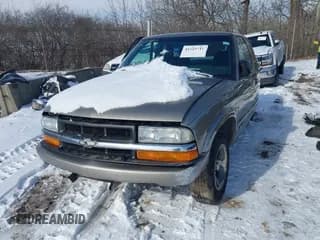 ✅ 2003 Chevrolet S-10 LS • VIN: 1GCCS19X238197160 • Лот: 41589211. Опубликован ранее на IAAI с пробегом 113 308 миль. Бесплатный доступ к архиву аукционных продаж из США и подробный отчёт об истории автомобиля на DreamBid. Изображение 2.
