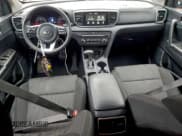 ✅ 2021 Kia Sportage LX • VIN: KNDPM3AC6M7928194 • Лот: 94571855. Опубликован ранее на Copart с пробегом 70 706 миль. Бесплатный доступ к архиву аукционных продаж из США и подробный отчёт об истории автомобиля на DreamBid. Изображение 8.