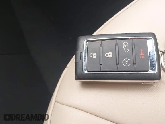 ✅ 2024 Jeep Grand Cherokee • VIN: 1C4RJYB66RC711542 • Lot: 43503819. Listed on IAAI with 18,823 mi. Free auction sales archive from the USA and detailed vehicle history report at DreamBid. Image 11.