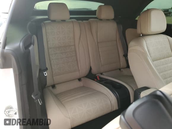 ✅ 2019 Buick Cascada Premium • VIN: W04WH3N58KG344348 • Лот: 52809325. Опубликован ранее на Copart с пробегом 35 600 миль. Бесплатный доступ к архиву аукционных продаж из США и подробный отчёт об истории автомобиля на DreamBid. Изображение 10.