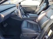 ✅ 2024 Tesla Model Y • VIN: 7SAYGDED9RF099811 • Lot: 90992675. Wystawiony na Copart z przebiegiem 21 419 mil. Bezpłatny archiwum sprzedaży aukcyjnych z USA i szczegółowy raport historii pojazdu na DreamBid. Zdjęcie 7.