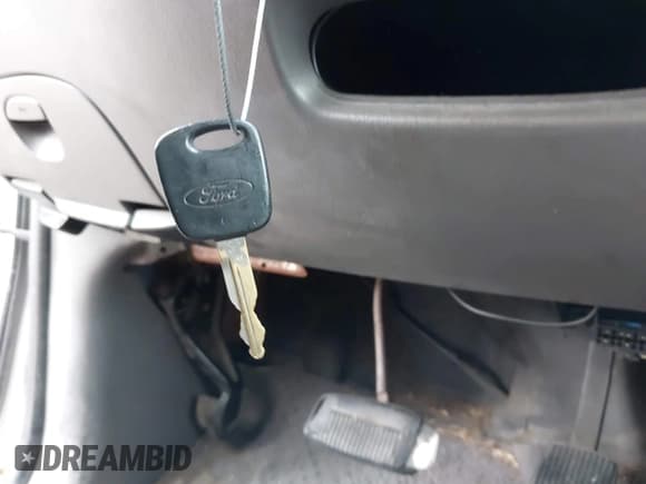 ✅ 2003 Ford F-150 XL • VIN: 1FTRX18W13NA55808 • Лот: 42197778. Опубликован ранее на IAAI с пробегом 223 816 миль. Бесплатный доступ к архиву аукционных продаж из США и подробный отчёт об истории автомобиля на DreamBid. Изображение 11.