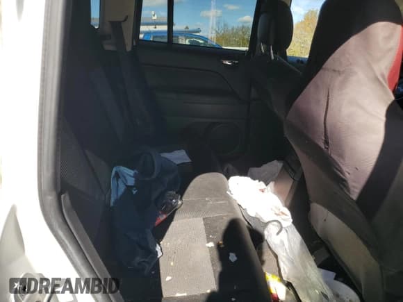 ✅ 2014 Jeep Compass Sport • VIN: 1C4NJDBB5ED670765 • Лот: 87422095. Опубликован ранее на Copart с пробегом 51 826 миль. Бесплатный доступ к архиву аукционных продаж из США и подробный отчёт об истории автомобиля на DreamBid. Изображение 11.