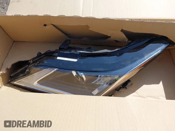 ✅ 2019 Lexus RX 350L Premium • VIN: JTJDZKCA2K2018219 • Lot: 41806570. Wystawiony na IAAI z przebiegiem 52 513 mil. Bezpłatny archiwum sprzedaży aukcyjnych z USA i szczegółowy raport historii pojazdu na DreamBid. Zdjęcie 18.