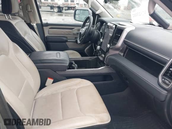 2023 Ram 1500 Limited с VIN 1C6SRFHT1PN531759, выставлен на аукционе IAAI как лот 42323882 с пробегом 47 809 миль миль и . История ставок и продаж доступна на DreamBid. Изображение 5.