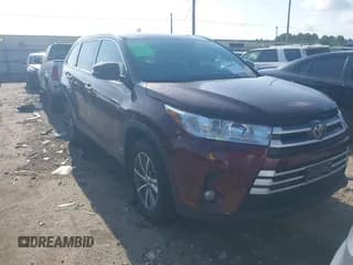 ✅ 2019 Toyota Highlander SE • VIN: 5TDKZRFH0KS370350 • Лот: 43098299. Опубликован ранее на IAAI с пробегом 202 248 миль. Бесплатный доступ к архиву аукционных продаж из США и подробный отчёт об истории автомобиля на DreamBid. Изображение 1.