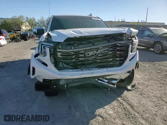 ✅ 2024 GMC Sierra 1500 Denali Ultimate • VIN: 1GTUUHEL4RZ333348 • Лот: 82270085. Опубликован ранее на Copart с пробегом 15 041 миль. Бесплатный доступ к архиву аукционных продаж из США и подробный отчёт об истории автомобиля на DreamBid. Изображение 14.