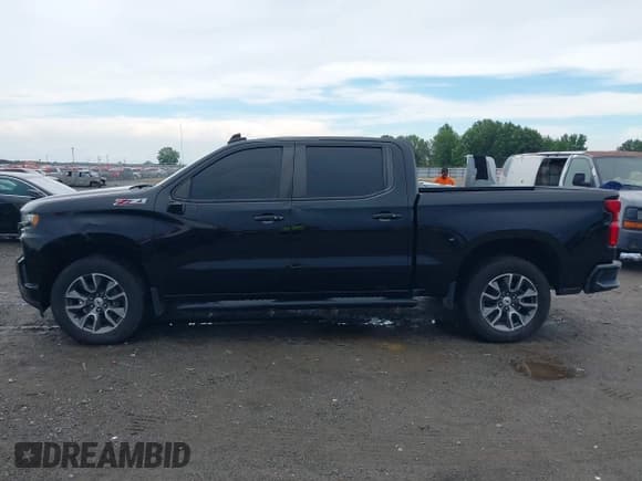 ✅ 2019 Chevrolet Silverado 1500 RST • VIN: 3GCUYEEDXKG177656 • Lot: 42870941. Wystawiony na IAAI z przebiegiem 72 422 mil. Bezpłatny archiwum sprzedaży aukcyjnych z USA i szczegółowy raport historii pojazdu na DreamBid. Zdjęcie 14.