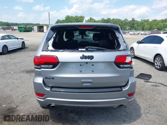 ✅ 2015 Jeep Grand Cherokee Laredo • VIN: 1C4RJFAG9FC913107 • Лот: 42790936. Опубликован ранее на IAAI с пробегом 175 982 миль. Бесплатный доступ к архиву аукционных продаж из США и подробный отчёт об истории автомобиля на DreamBid. Изображение 16.